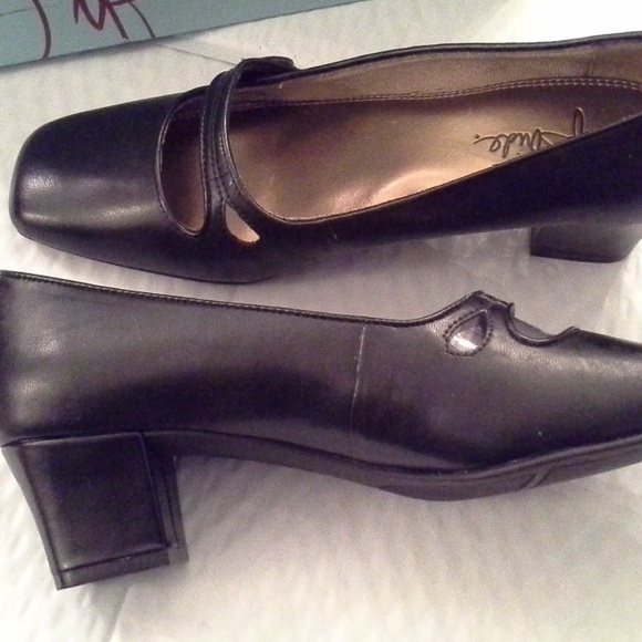 |SOLD| Life Stride Black Mary Jane Shoes 9W - Picture 4 of 8